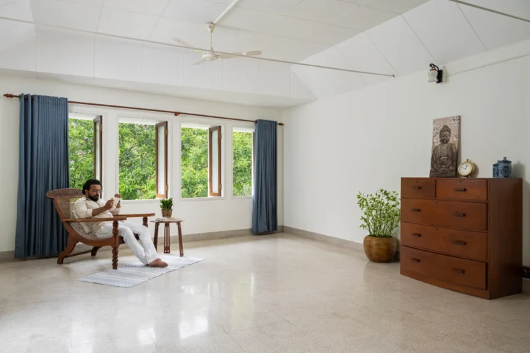 Reading Area-Suite room